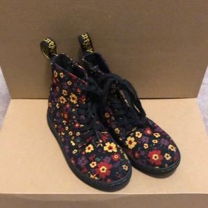 Doc Martens floral size 11